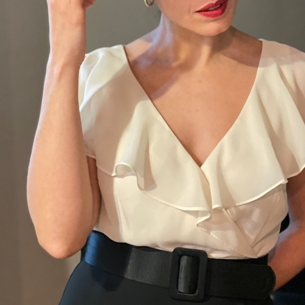 Bicé Midi flounce sleeve dress 🖤🤍